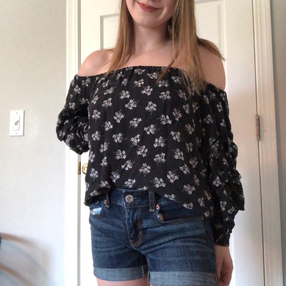 AE Ruffle Sleeve Off the Shoulder Top - Picture 2 of 6